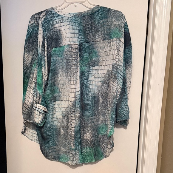 Jennifer Lopez Teal and Charcoal Textured Blouse - Picture 3 of 5